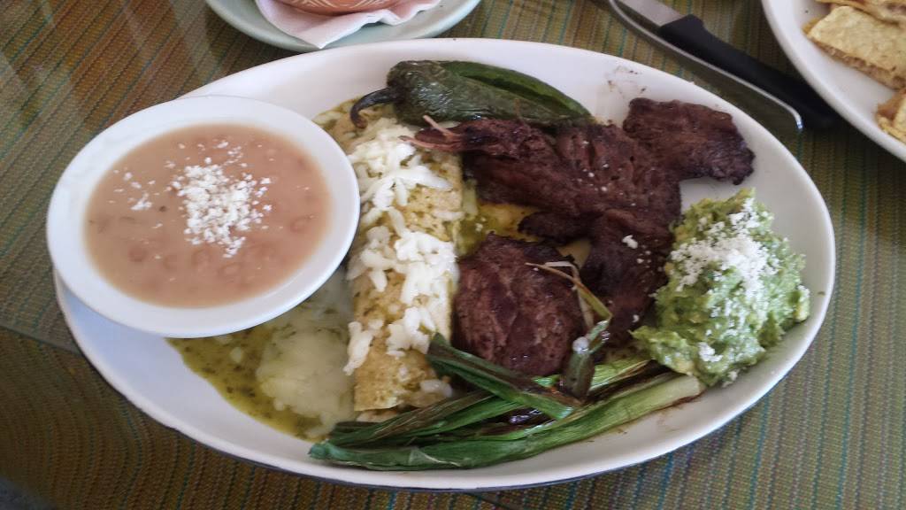 Quemoles Tamales y antojitos La Tia | restaurant | 4619 East Cesar E Chavez Avenue, Los Angeles, CA 90022, USA | 3232637842 OR +1 323-263-7842