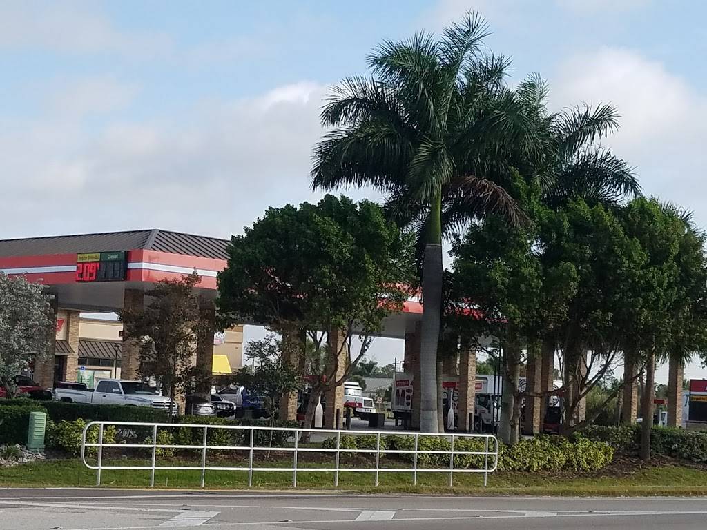 RaceTrac | bakery | 13631 Goldenwood Dr, Fort Myers, FL 33913, USA | 2392250326 OR +1 239-225-0326