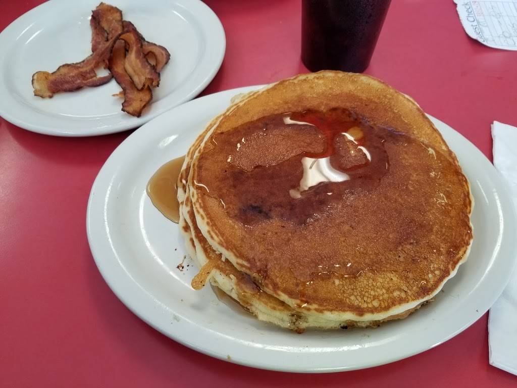 Lucille Restaurant | restaurant | 1400 W Amity St, Louisburg, KS 66053, USA | 9138375330 OR +1 913-837-5330