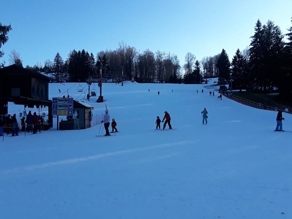 Snow Trails | restaurant | 3100 Possum Run Rd, Mansfield, OH 44903, USA | 4197749818 OR +1 419-774-9818