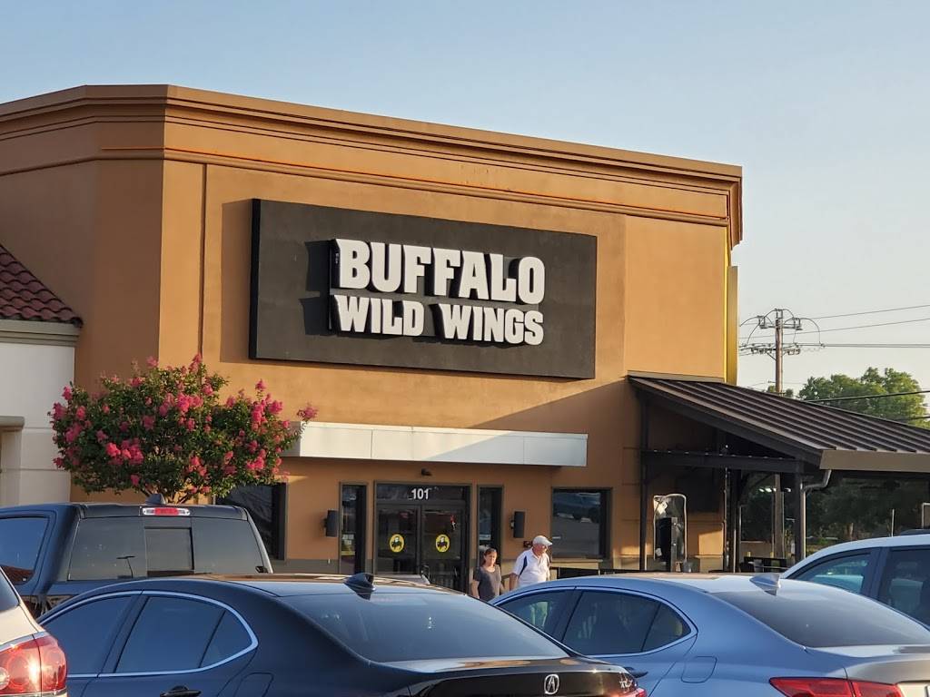 Buffalo Wild Wings | meal takeaway | 1301 N Collins St Suite 101, Arlington, TX 76011, USA | 8178602999 OR +1 817-860-2999