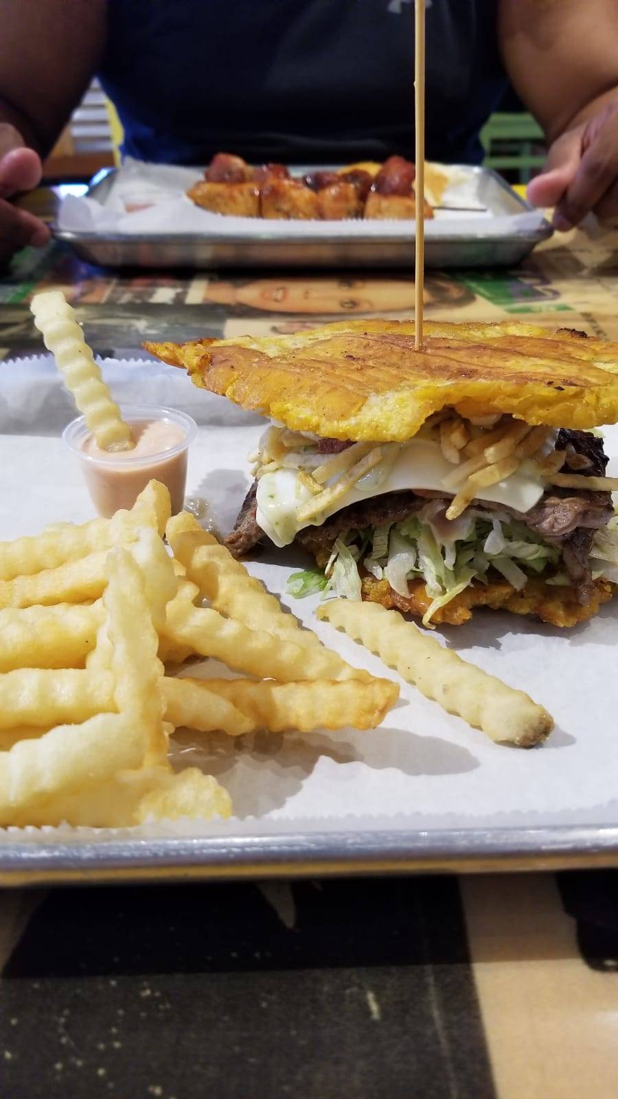 Willies Pinchos | restaurant | 1000 W Vine St, Kissimmee, FL 34741, USA | 4077852330 OR +1 407-785-2330