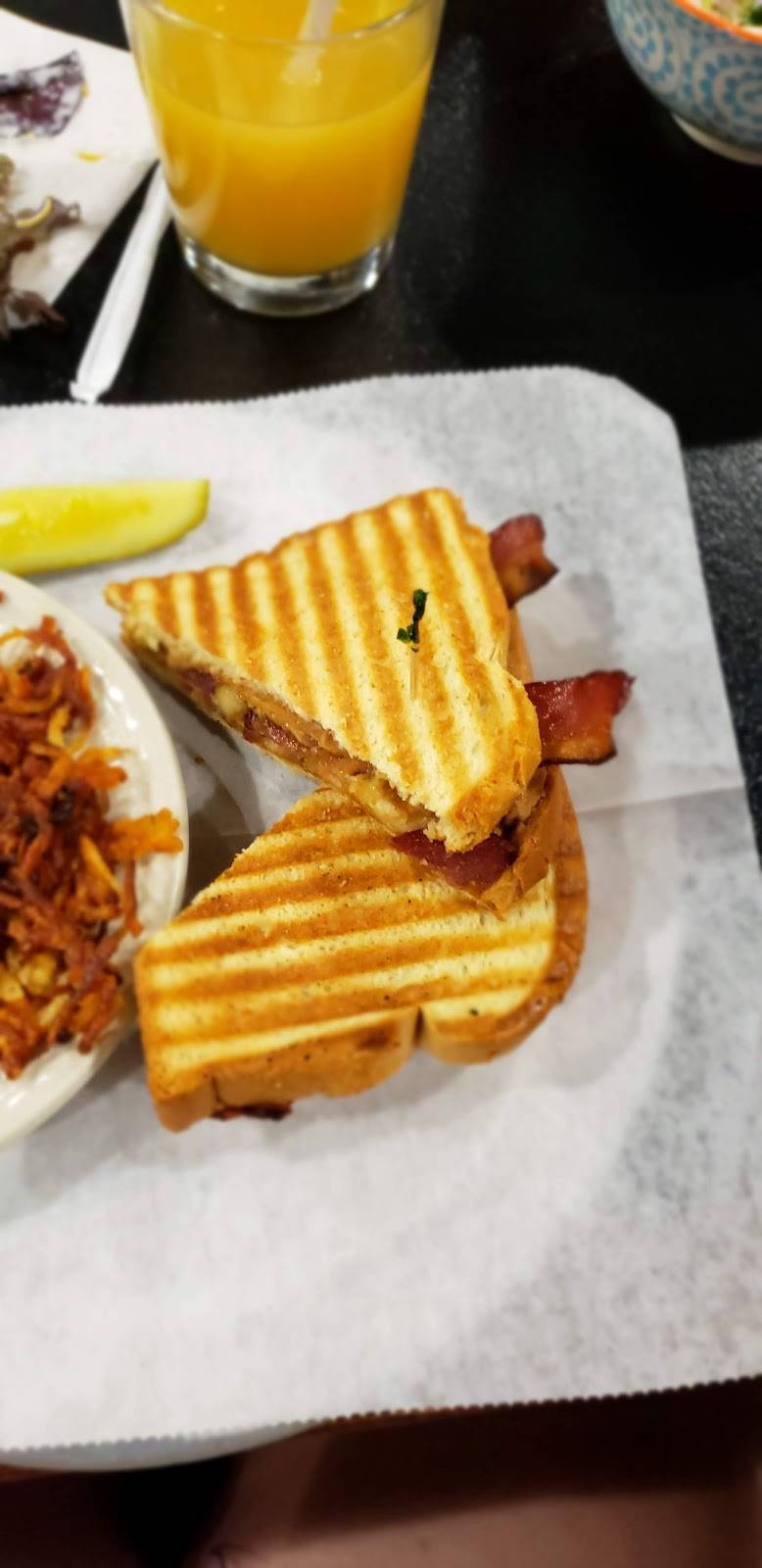 The Sweet & Salty Pig | restaurant | 99 W Pioneer Rd, Fond du Lac, WI 54935, USA | 9209079117 OR +1 920-907-9117