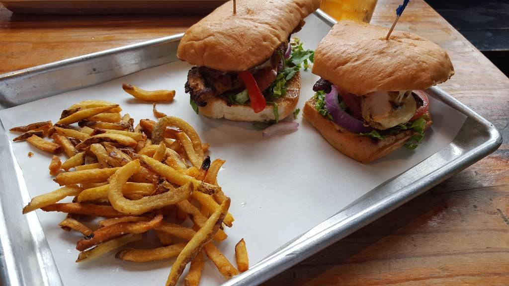 Cottonwood | restaurant | 3422 N Shepherd Dr, Houston, TX 77018, USA | 7138020410 OR +1 713-802-0410