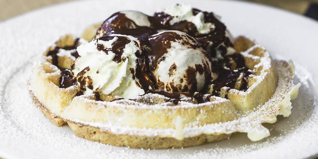 Brussels Bistro | night club | 222 Forest Ave, Laguna Beach, CA 92651, USA | 9493767955 OR +1 949-376-7955