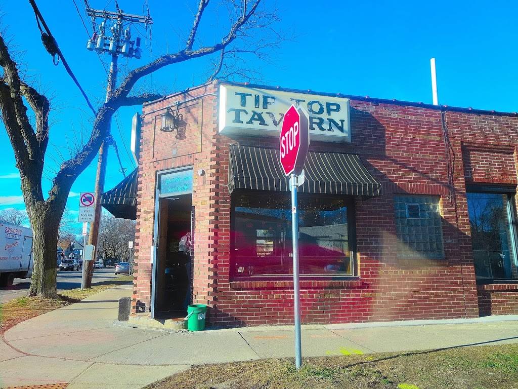 Tip Top Tavern | restaurant | 601 North St, Madison, WI 53704, USA | 6082415515 OR +1 608-241-5515