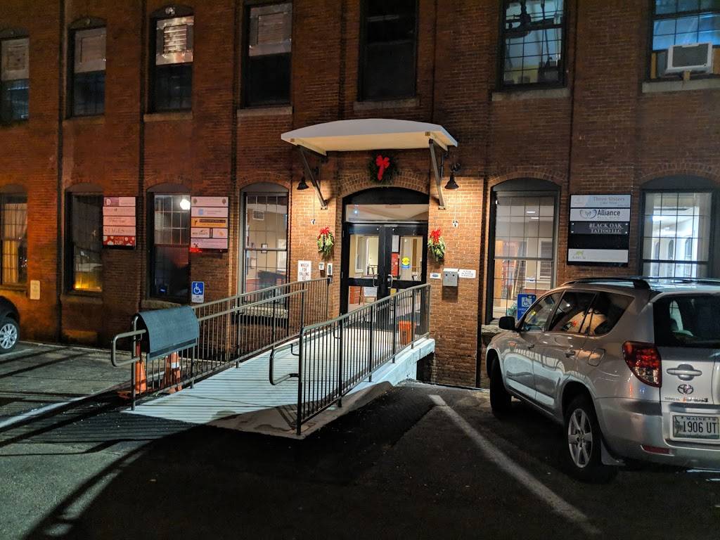 Stages at One Washington | restaurant | 1 Washington St Suite 325, Dover, NH 03820, USA | 6038424077 OR +1 603-842-4077