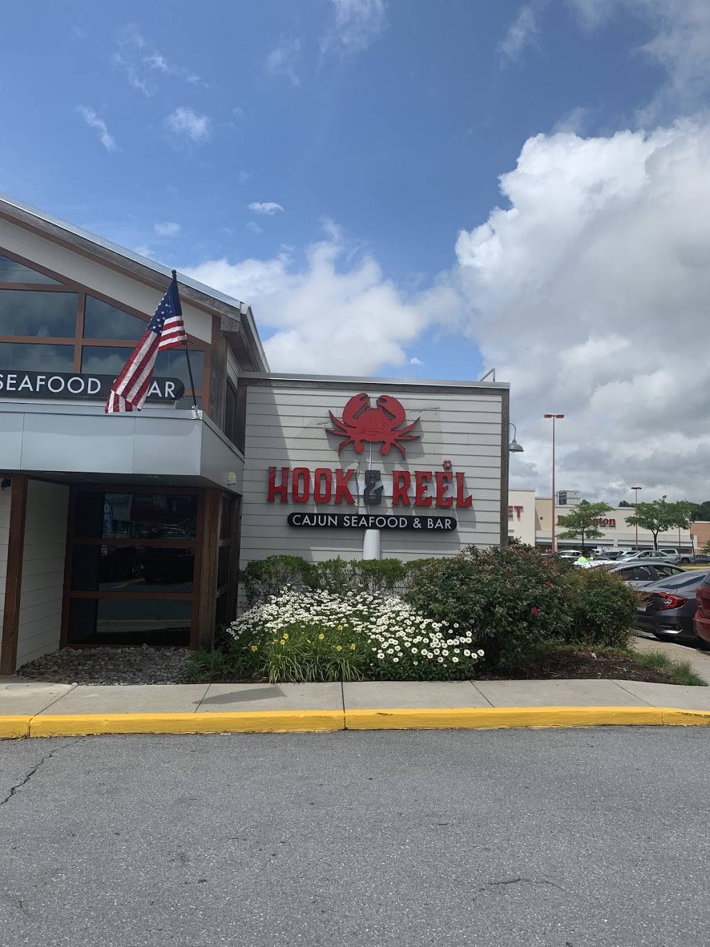 Hook & Reel Cajun Seafood and Bar | restaurant | 6002 Greenbelt Rd, Greenbelt, MD 20770, USA | 2402414825 OR +1 240-241-4825