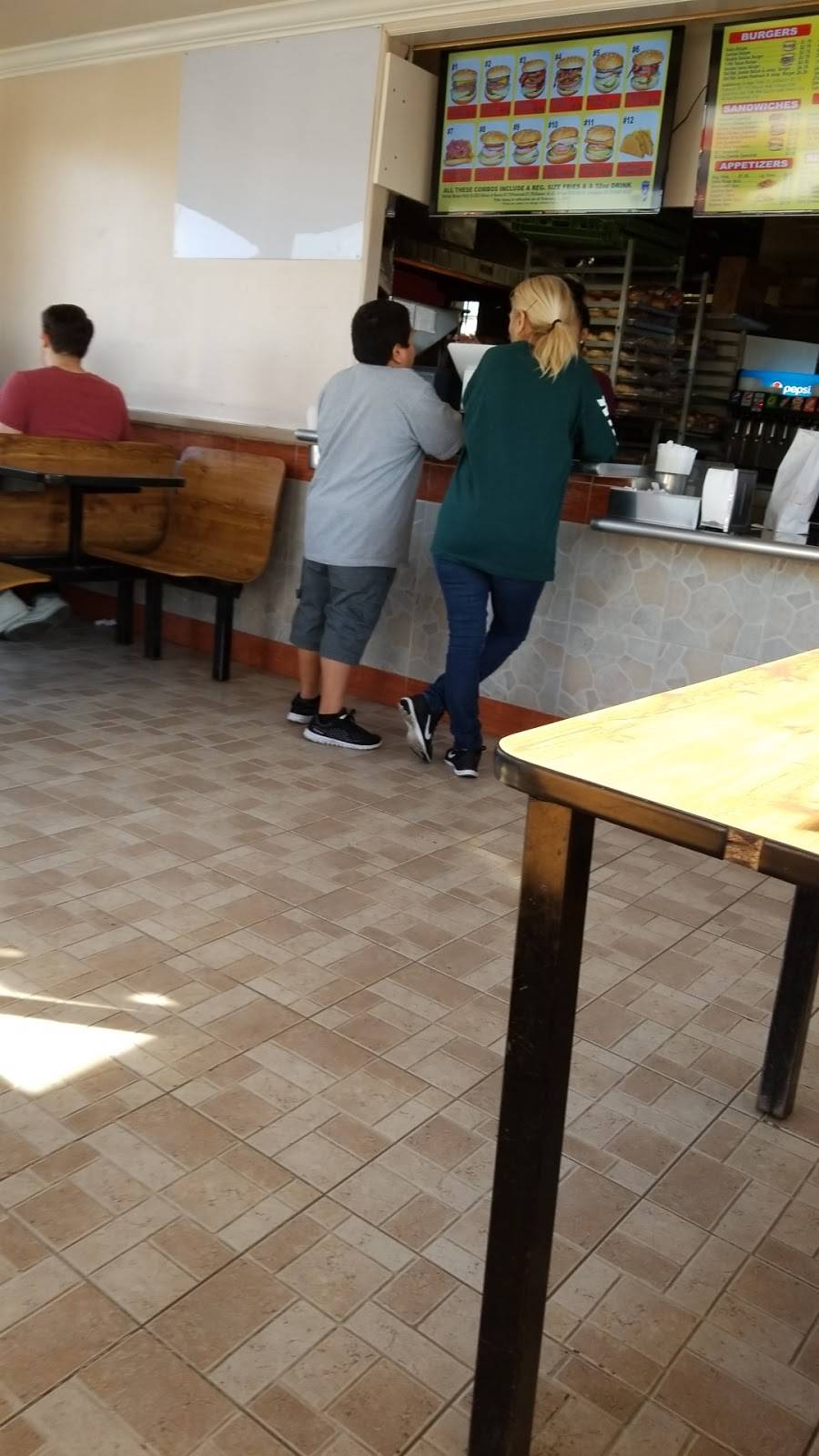 Elmers Drive-In | restaurant | 1112 Cecil Ave, Delano, CA 93215, USA | 6617258736 OR +1 661-725-8736