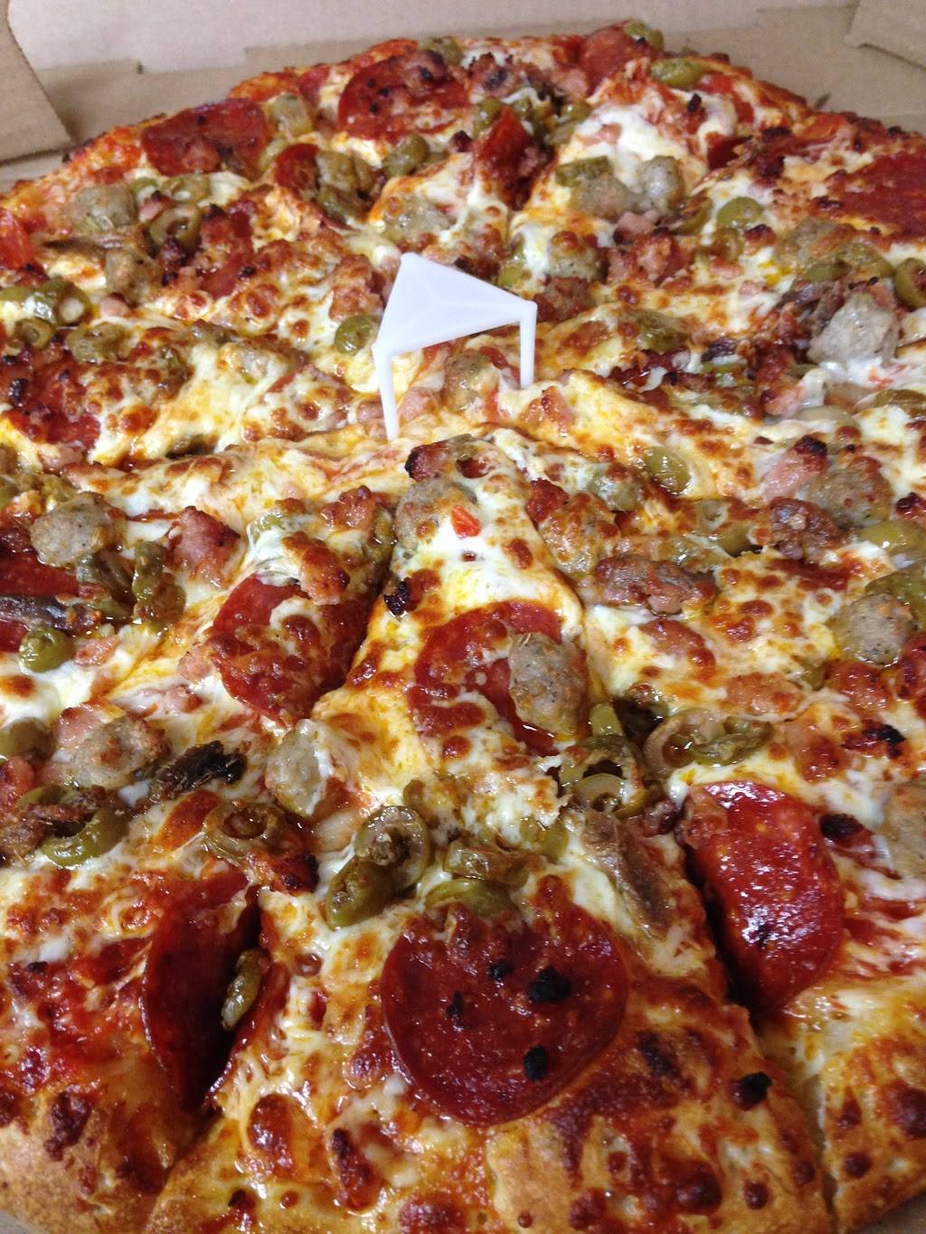 Free Topping Pizza | restaurant | 210 King St E, Bowmanville, ON L1C 1P3, Canada | 9056972002 OR +1 905-697-2002