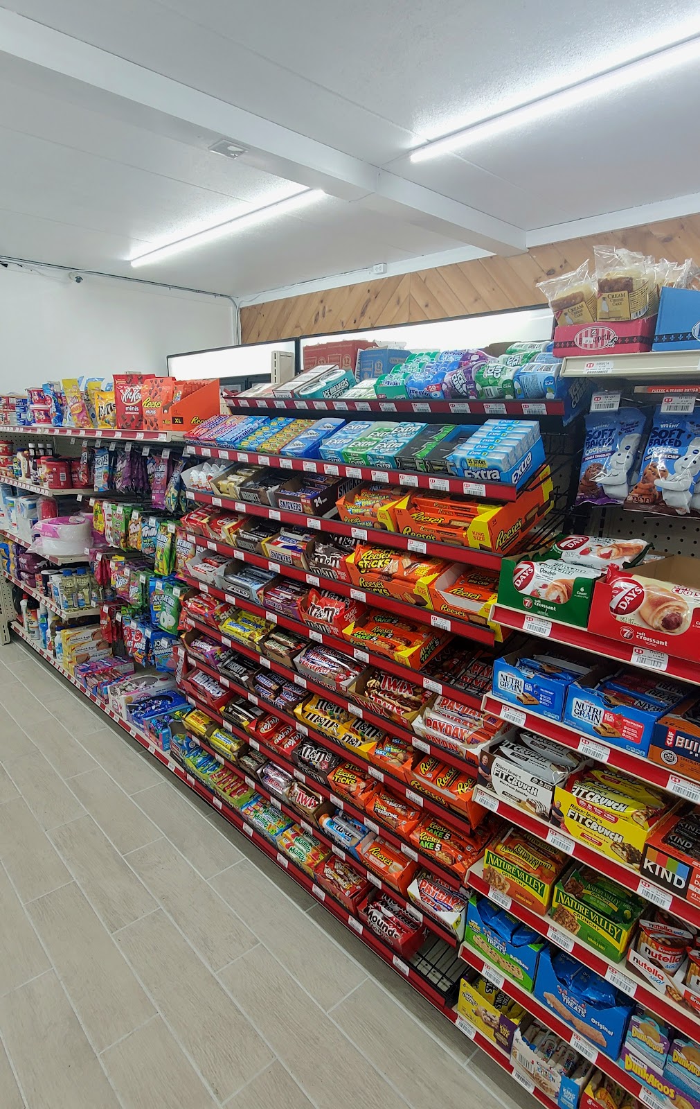 Gatlinburg B&T Market | restaurant | 385 East Pkwy Suite 225, Gatlinburg, TN 37738, USA | 8652536147 OR +1 865-253-6147