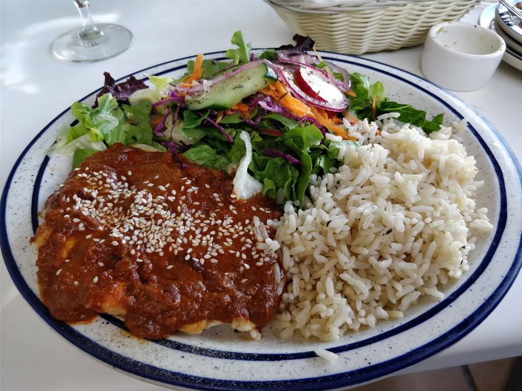 Bertas Latin Cuisine | restaurant | 3928 Twiggs St, San Diego, CA 92110, USA | 6192952343 OR +1 619-295-2343