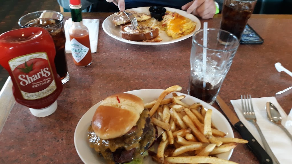 Sharis Cafe and Pies | bakery | 1401 Lakeside Ct, Yakima, WA 98902, USA | 5094940646 OR +1 509-494-0646