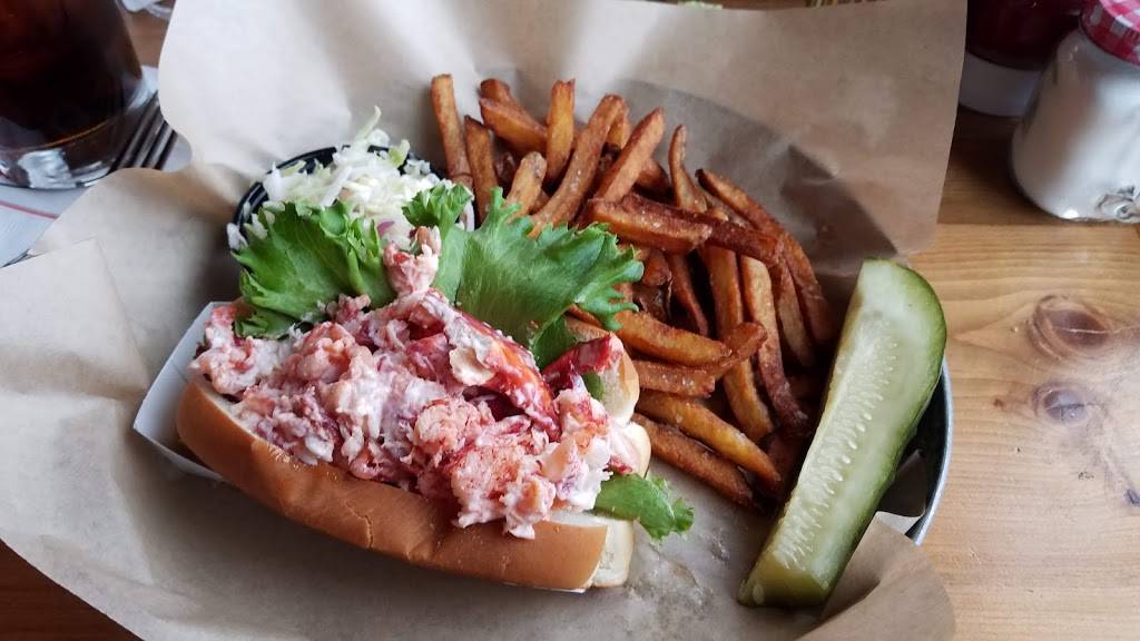 Cooks Lobster & Ale House | restaurant | 68 Garrison Cove Rd, Bailey Island, ME 04003, USA | 2078332818 OR +1 207-833-2818