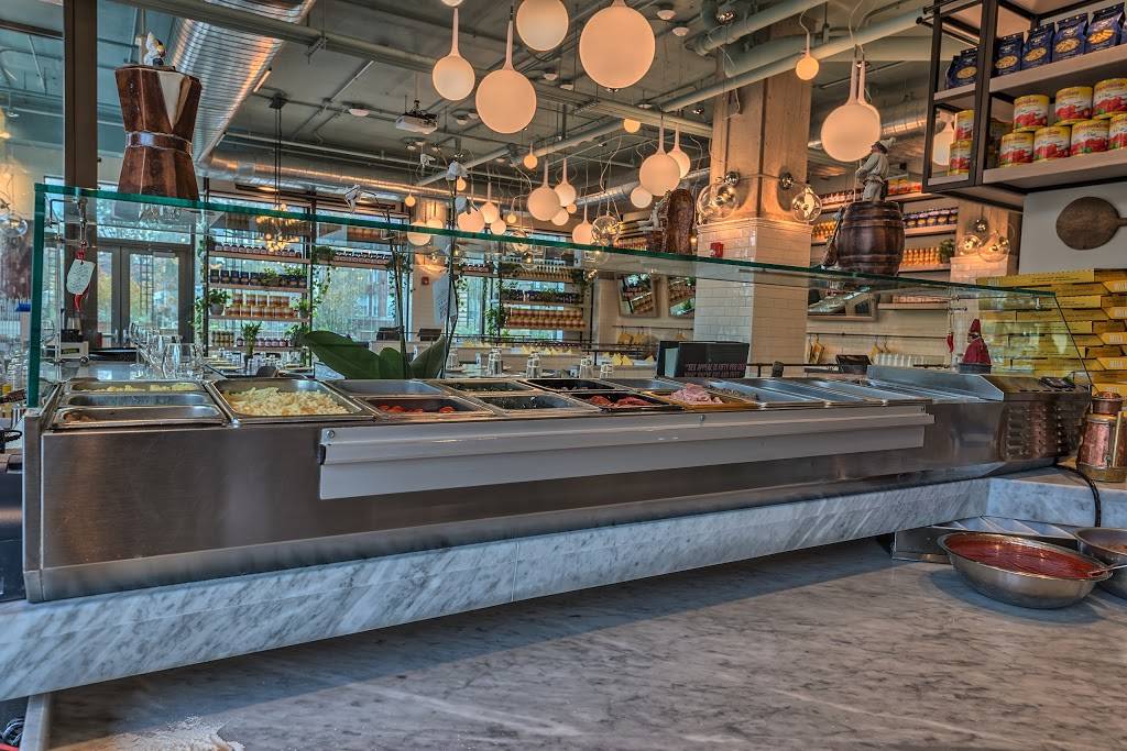 Nella Pizza e Pasta | restaurant | 1125 E 55th St, Chicago, IL 60615, USA | 7736430603 OR +1 773-643-0603