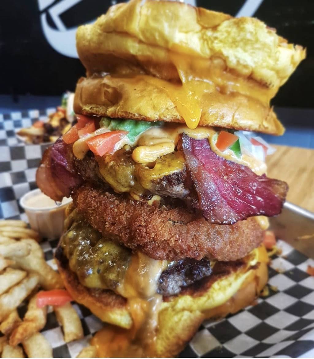 Top Gun Burger | restaurant | 16 Jutland Rd, Etobicoke, ON M8Z 2G9, Canada | 4162512777 OR +1 416-251-2777