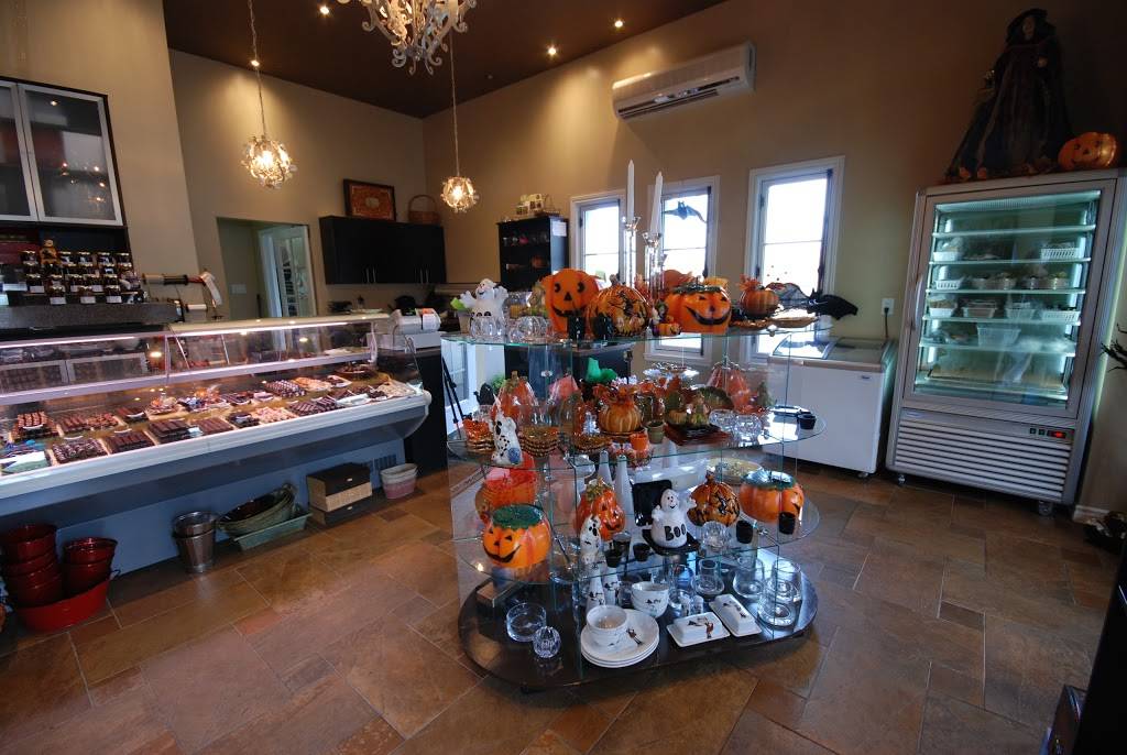 Chocolats Colombe et Bistro Colombine | restaurant | 128 Route 235 LAnge Gardien, QC J0E 1E0, Ange-Gardien, QC J0E 1E0, Canada | 4502930129 OR +1 450-293-0129