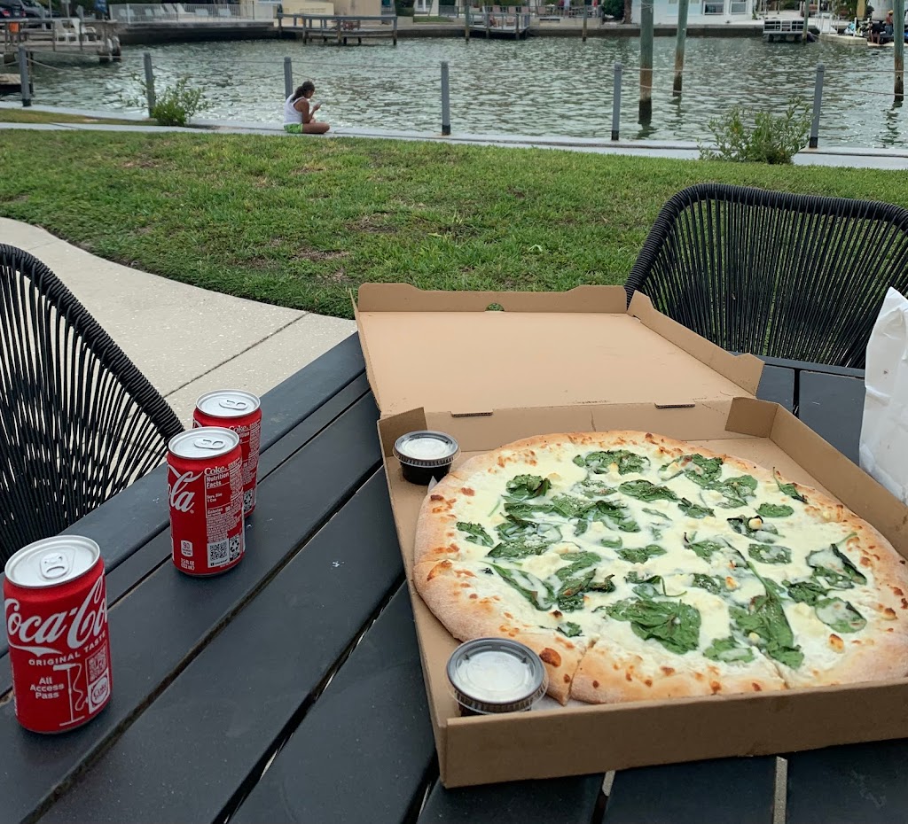 Alba Pizza & Cafe | restaurant | 650 Mandalay Ave, Clearwater Beach, FL 33767, USA | 7274472020 OR +1 727-447-2020