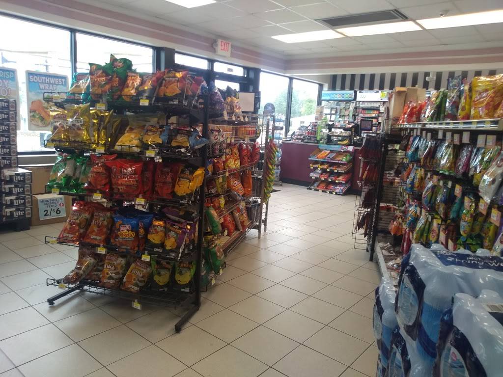 Family Express | restaurant | 1901 Burlington Beach Rd, Valparaiso, IN 46383, USA | 2194629797 OR +1 219-462-9797