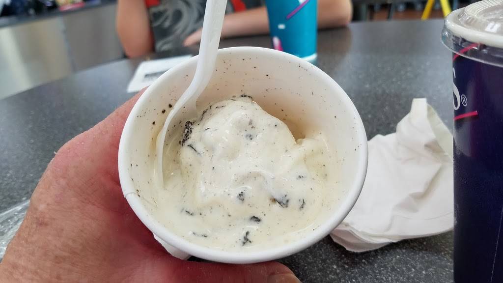 Braums Ice Cream & Burger Restaurant | restaurant | 3020 E Sunshine St, Springfield, MO 65804, USA | 4178835311 OR +1 417-883-5311