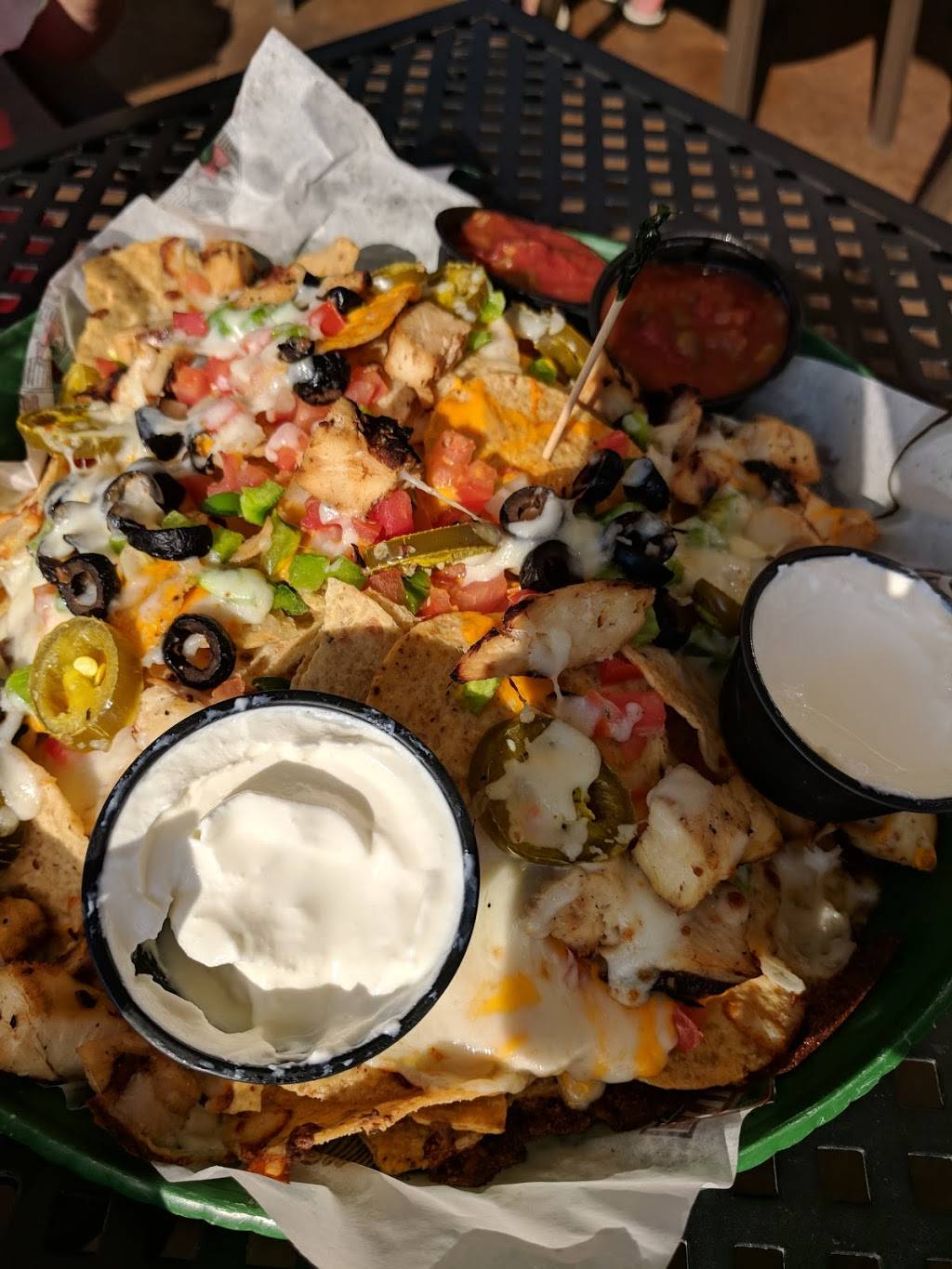 Winking Lizard Tavern | restaurant | 6111 Quarry Ln, Independence, OH 44131, USA | 2165242226 OR +1 216-524-2226