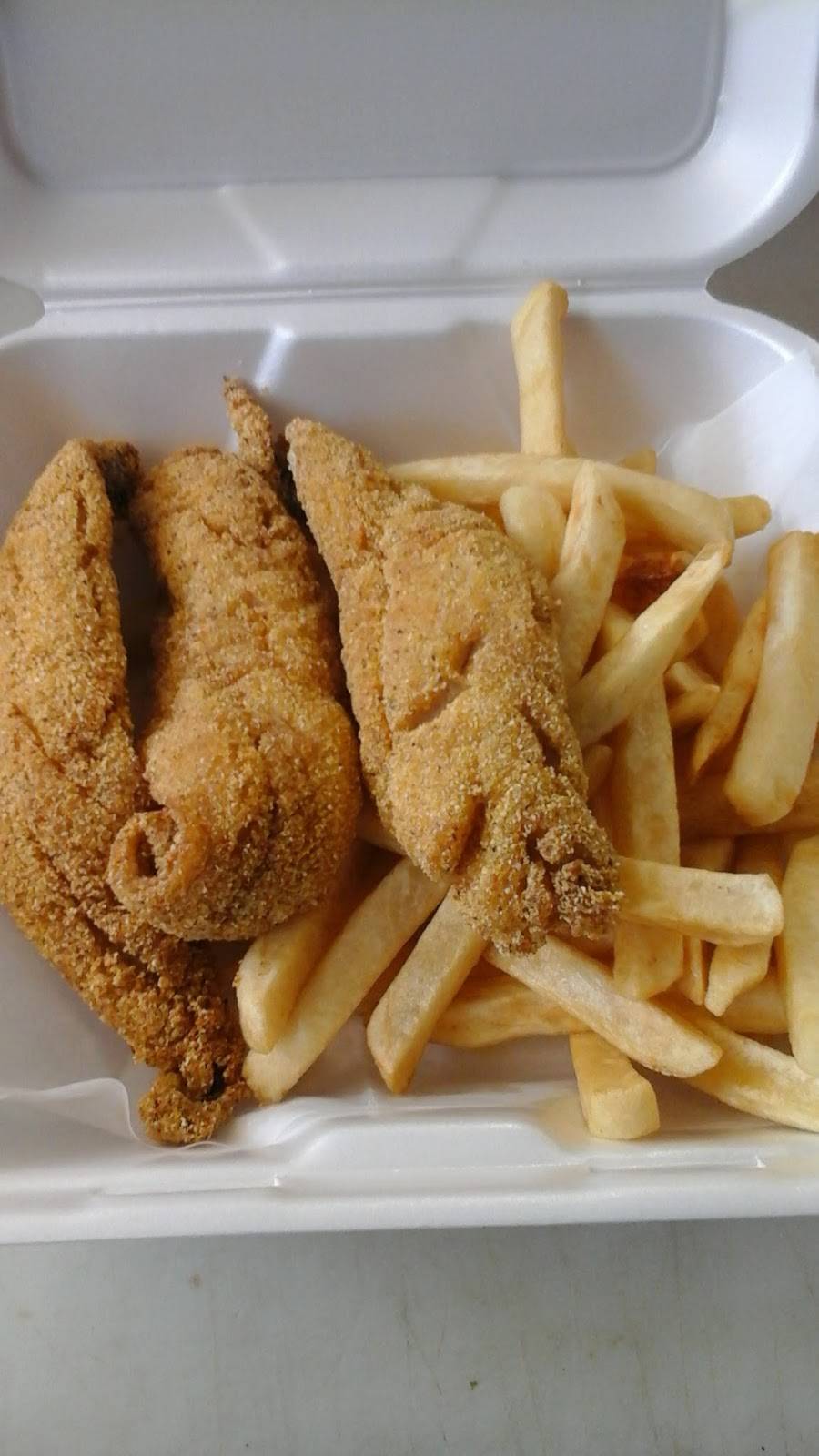 Daniels Soul Food Den | restaurant | 410 W McNichols Rd, Highland Park, MI 48203, USA | 3133772037 OR +1 313-377-2037