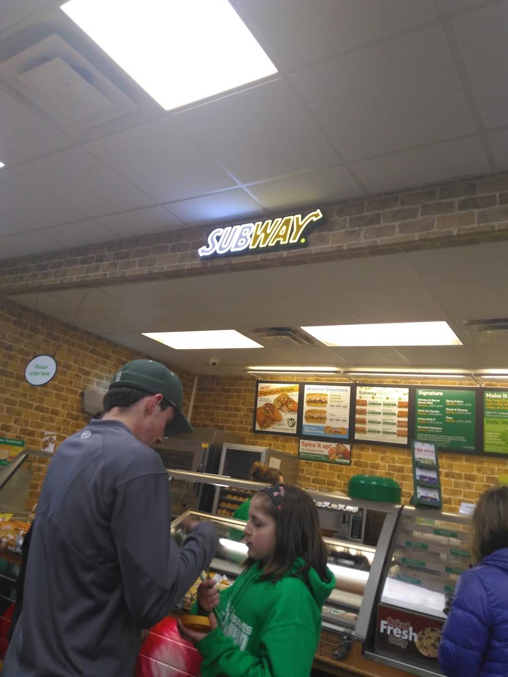 Subway | restaurant | 514 N Mccoy St, Granville, IL 61326, USA | 8153392680 OR +1 815-339-2680