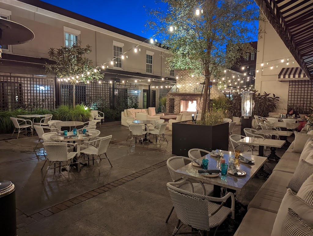 Frannie & The Fox | restaurant | 181 Church St, Charleston, SC 29401, USA | 8435772644 OR +1 843-577-2644