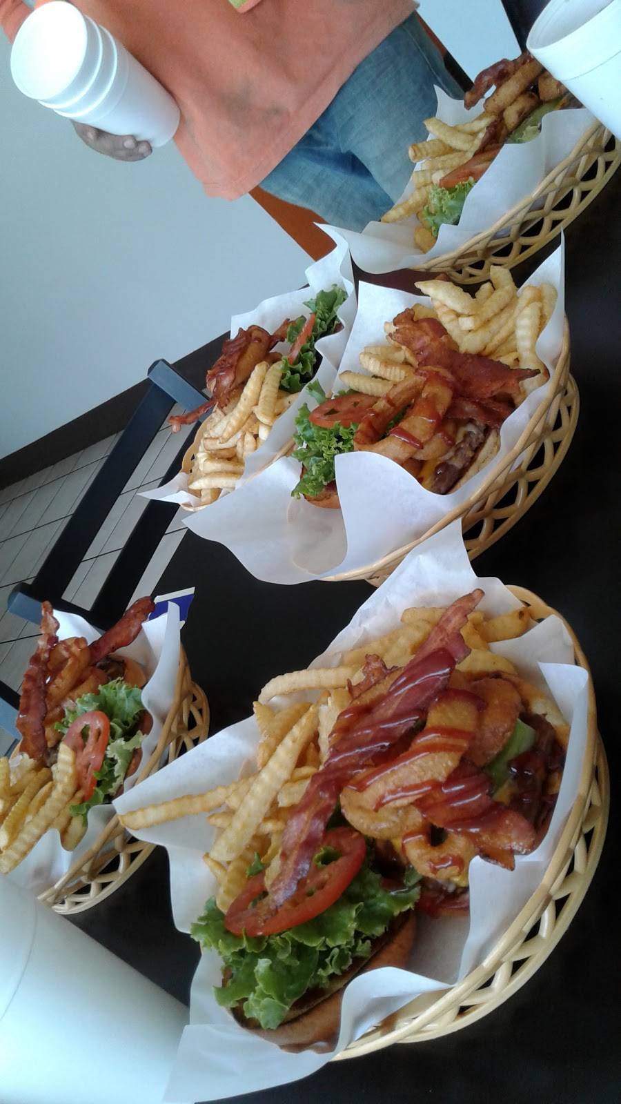 Mikes Grill | restaurant | 1734 N 10th Ave, Hanford, CA 93230, USA | 5595851141 OR +1 559-585-1141