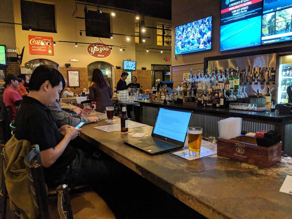 The Boulevard Bar & Grille | restaurant | 2154 Middle Tennessee Blvd, Murfreesboro, TN 37130, USA | 6156248002 OR +1 615-624-8002