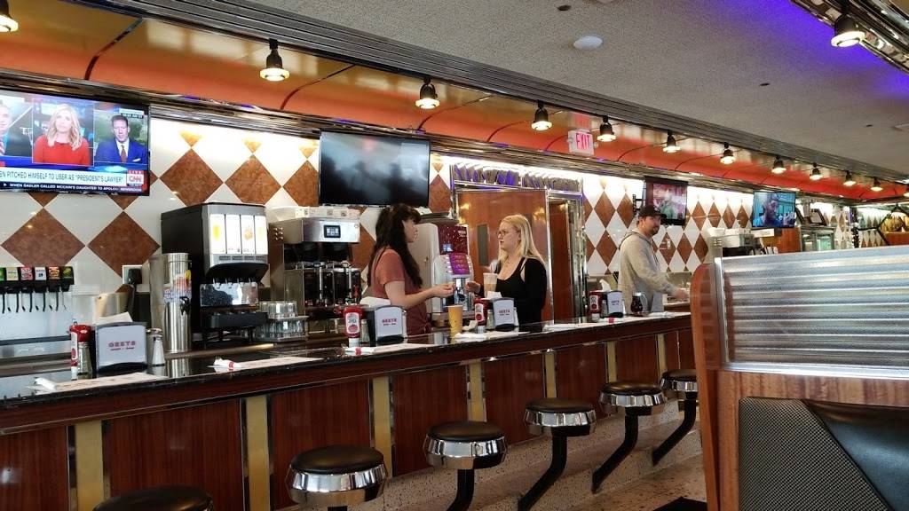 Geets Diner & Lounge | night club | 14 N Black Horse Pike, Williamstown, NJ 08094, USA | 8563419779 OR +1 856-341-9779