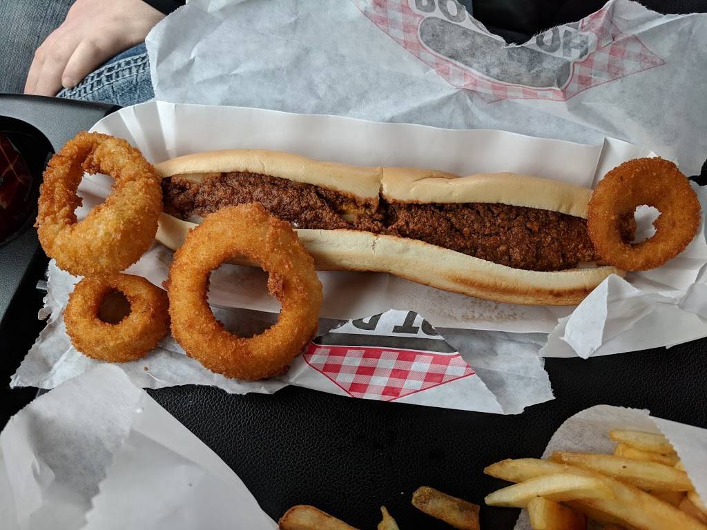 Lynns Drive Inn | restaurant | 3705 Coal Heritage Rd, Bluewell, WV 24701, USA | 3045896279 OR +1 304-589-6279