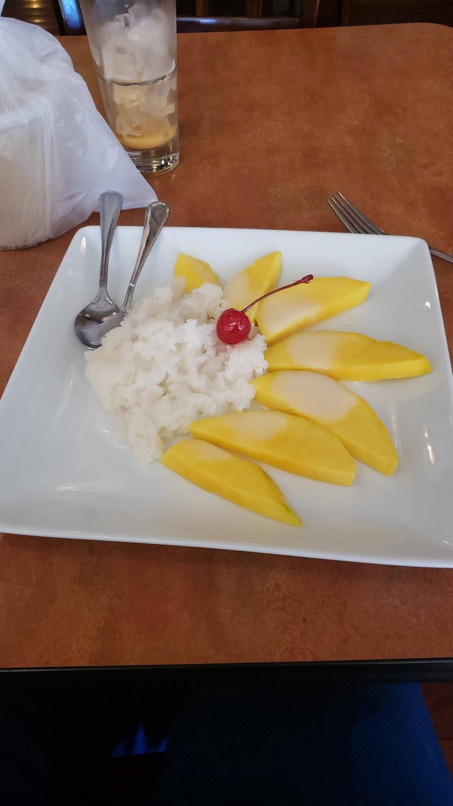 Kao Sarn Thai Cuisine | restaurant | 130 Washington Ave, Richmond, CA 94801, USA | 5102338585 OR +1 510-233-8585