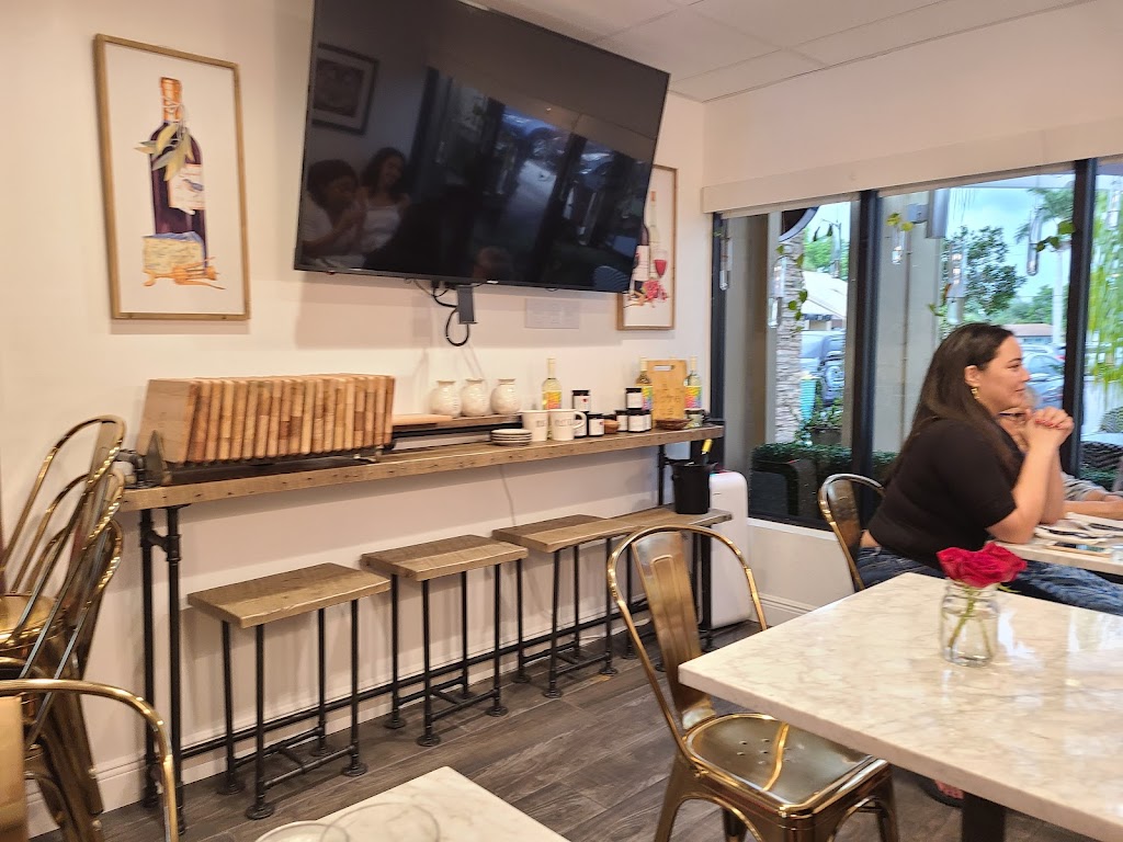 Golden Rind Cheese & Wine | restaurant | 13251 McGregor Blvd #108, Fort Myers, FL 33919, USA | 2393136001 OR +1 239-313-6001