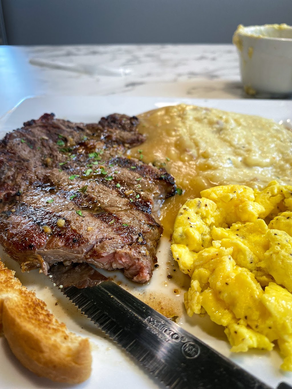 Gray Moon Breakfast and Brunch | restaurant | 610 Congaree Rd, Greenville, SC 29607, USA | 8642368333 OR +1 864-236-8333