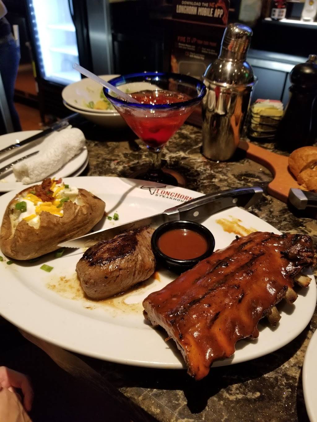 LongHorn Steakhouse | meal takeaway | 2310 Lincoln Hwy E, Lancaster, PA 17602, USA | 7172995044 OR +1 717-299-5044