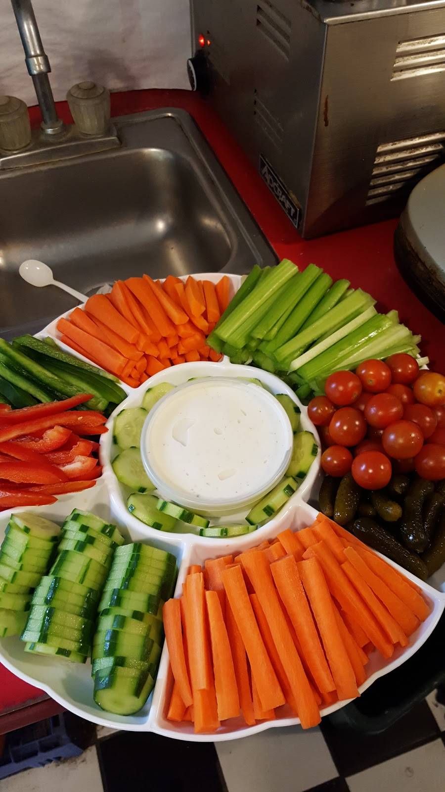 Towle Farm Market & Deli | cafe | 18 Towle Farm Rd, Hampton, NH 03842, USA | 6039261538 OR +1 603-926-1538