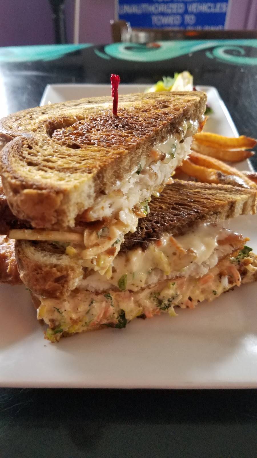 Shottis Point | restaurant | 701 E Fort Ave, Baltimore, MD 21230, USA | 4437596497 OR +1 443-759-6497