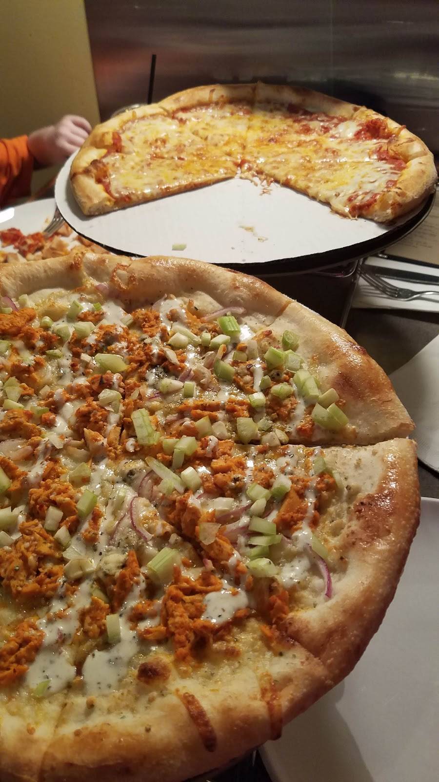 Deweys Pizza | meal takeaway | 112 E Vandalia St, Edwardsville, IL 62025, USA | 6186562200 OR +1 618-656-2200