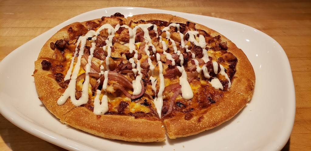 Boston Pizza | restaurant | 5 Buena Vista Dr, Orangeville, ON L9W 0A2, Canada | 5199421966 OR +1 519-942-1966