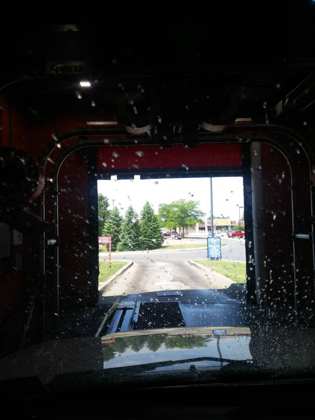 Caseys | meal takeaway | 3501 E 14th St, Des Moines, IA 50316, USA | 5152666588 OR +1 515-266-6588