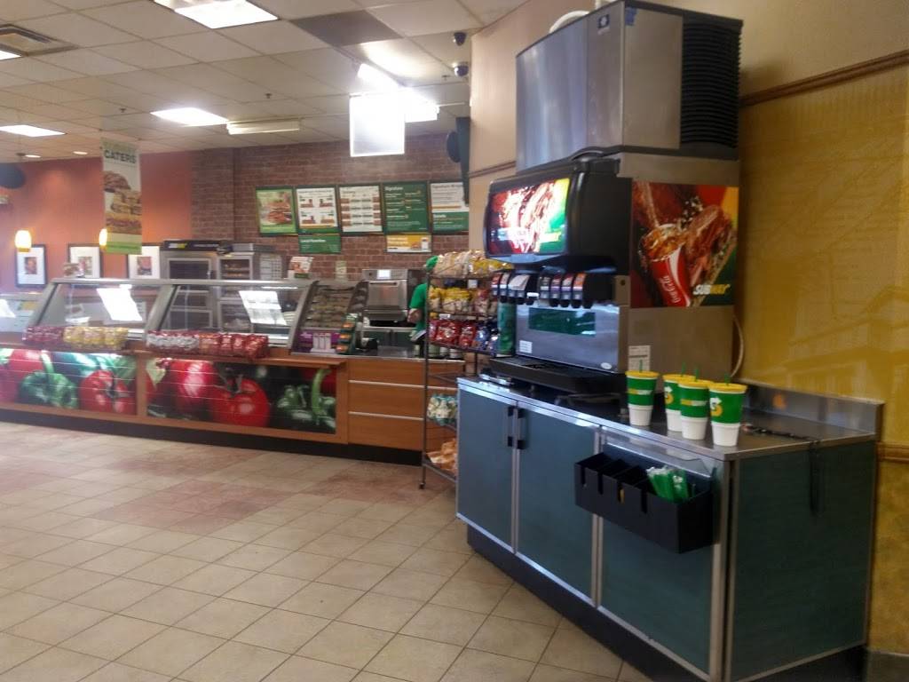 Subway | restaurant | 2600 Squirrel Road, Auburn Hills, MI 48326, USA | 2483644484 OR +1 248-364-4484