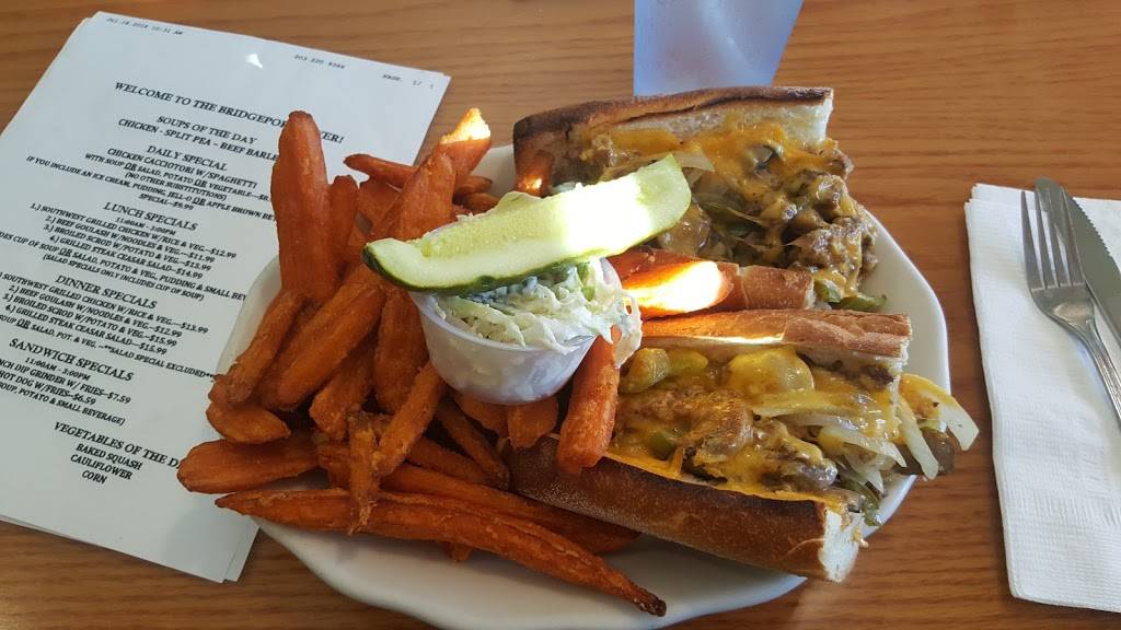 Bridgeport Flyer Diner | restaurant | 249 Bridgeport Ave, Milford, CT 06460, USA | 2038785121 OR +1 203-878-5121