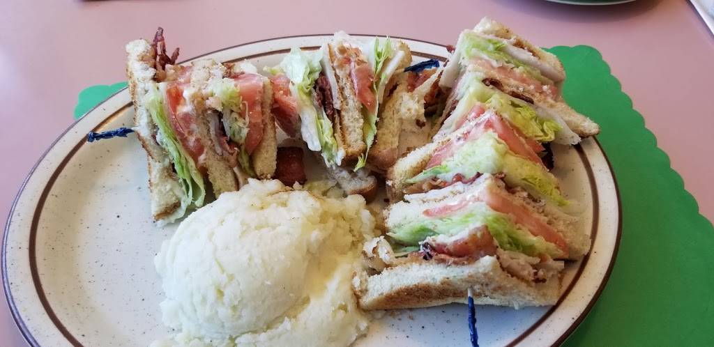 Joses Family Restaurant | restaurant | 2934 Highway Ave, Highland, IN 46322, USA | 2198384700 OR +1 219-838-4700