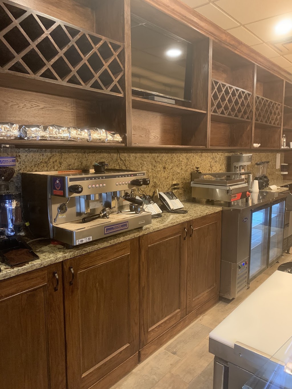 Paraiso Tropical | restaurant | 445 Palm Ave, Hialeah, FL 33010, USA | 7869535062 OR +1 786-953-5062