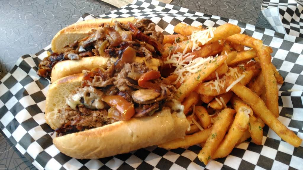 KCs Classic Burger Bar | restaurant | 2459, 625 E Washington St, North Attleborough, MA 02760, USA | 5083160901 OR +1 508-316-0901