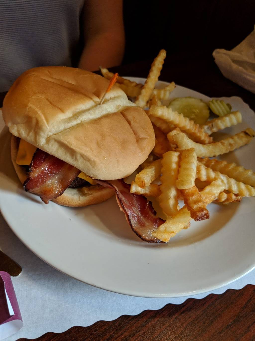 Vacationaire Resort & Clancys on Island Lake | restaurant | 26333 Icon Dr, Park Rapids, MN 56470, USA | 2187325270 OR +1 218-732-5270