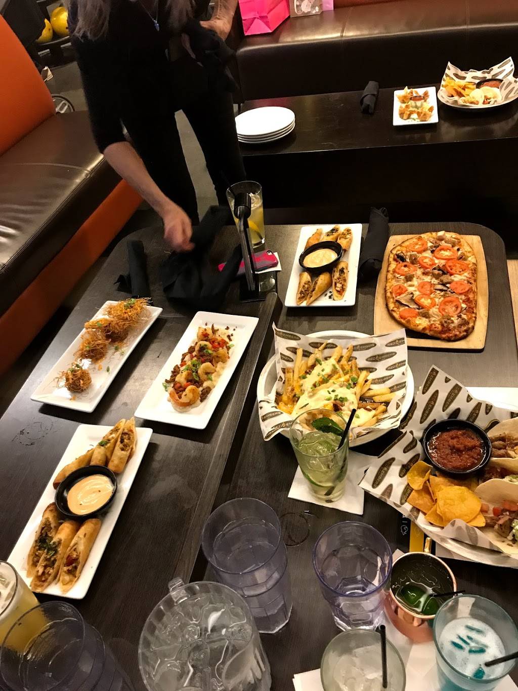 Uptown Alley | restaurant | 8300 Sudley Road Suite A06, Manassas, VA 20109, USA | 5717193284 OR +1 571-719-3284