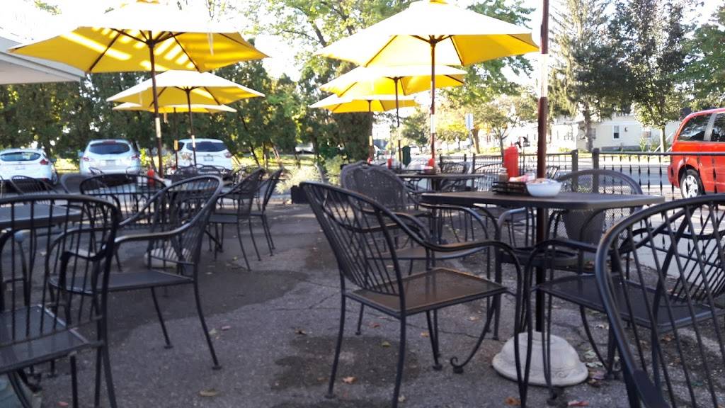 Crawfords Kitchen | restaurant | 542 Starkweather St, Plymouth, MI 48170, USA | 7344545724 OR +1 734-454-5724