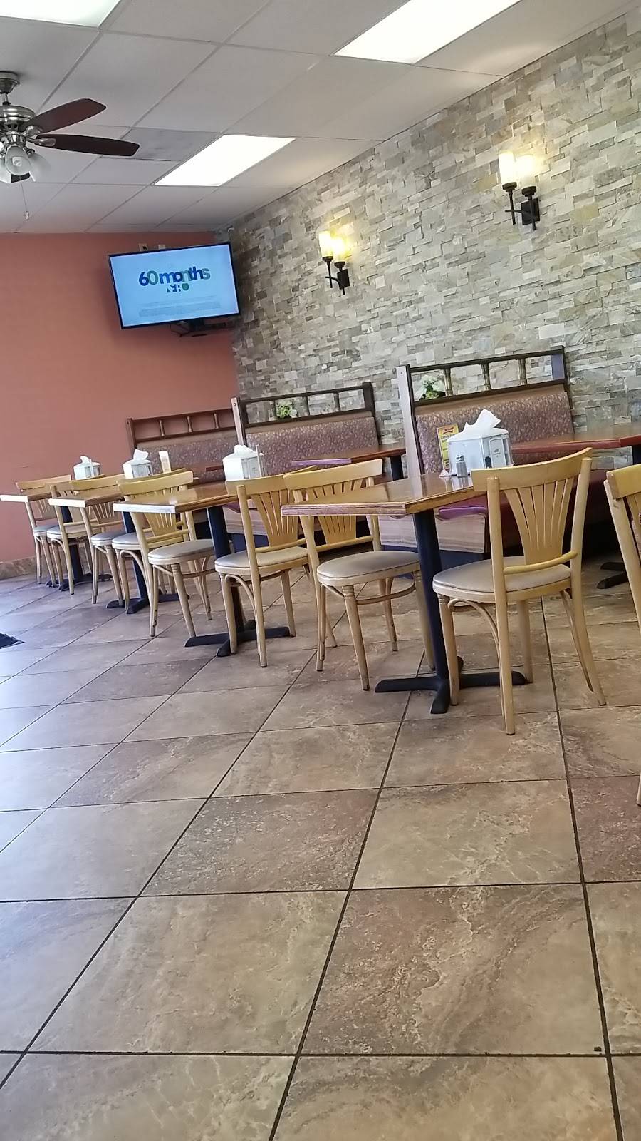 Chriss Pizza & Deli | restaurant | 85 Airport Rd, Hartford, CT 06114, USA | 8602960511 OR +1 860-296-0511